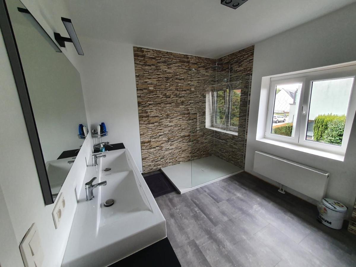 Private Room With Shared Spaces Ranst 외부 사진